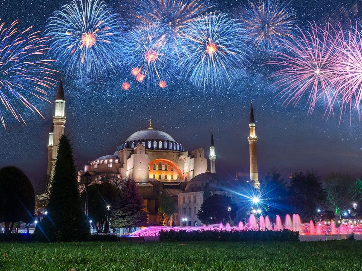 Artificii de Revelion deasupra Hagia Sofia, Istanbul