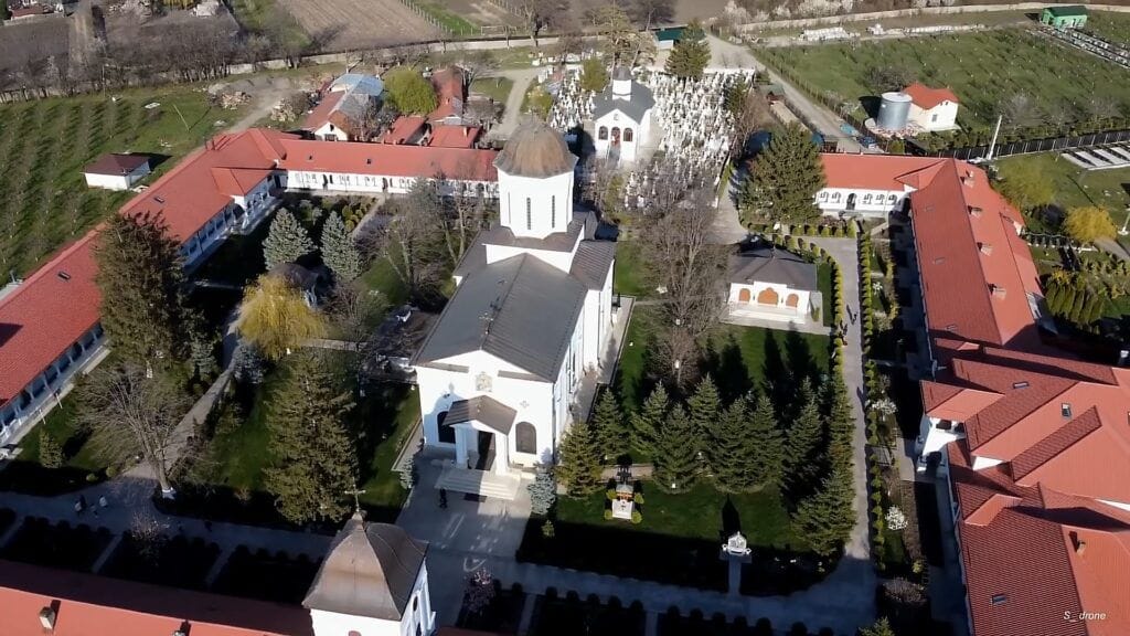 Mănăstirea Ghighiu văzută de sus